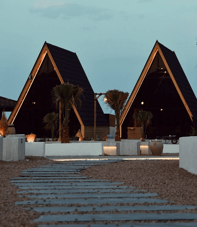 Rosemary | The atmosphere of the courtyard brings us šæā°ļø together - Image 2